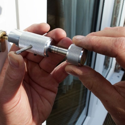 Abrimos Puertas , Cambiamos Cerraduras 24h