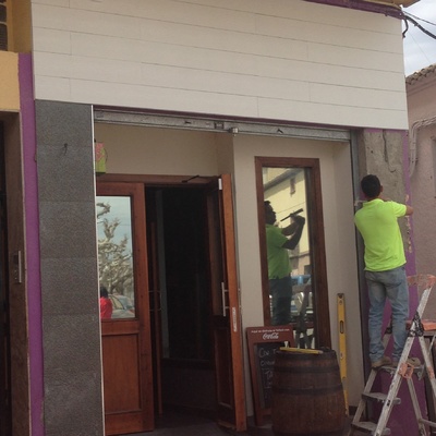 Reforma de Fachada en Bar