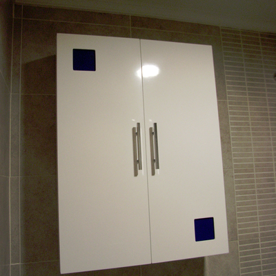 Armario de colgar con cristalitos