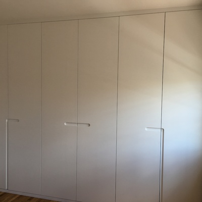 Armario de puertas abatibles