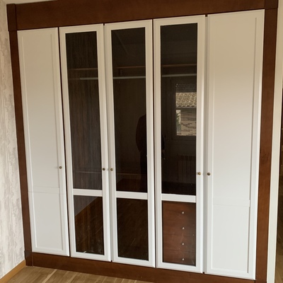 Lacado de puertas de armario. ENTRENA (LA RIOJA)