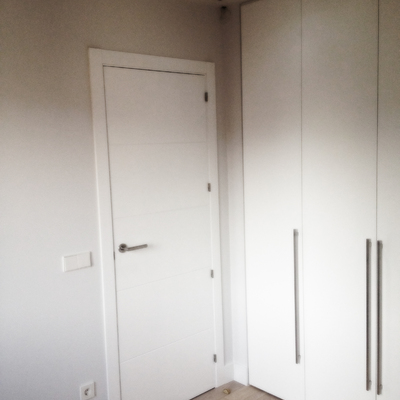 Armarios sin molduras y aire con difusor