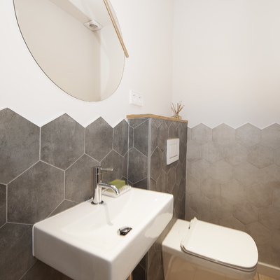 Aseo con baldosas hexagonales