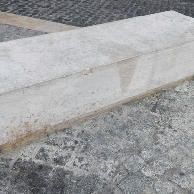 RESTAURACIÓN DE FUENTE PEANA Y BANCOS DE MARMOL ROSA VALENCIA EN "PLAÇA DEL MERCAT" DE XATIVA
