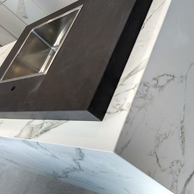 Encimera e isla de Dekton Sirius y Aura