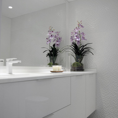 Baño 1 con mueble integrado a medida