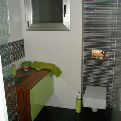 baño de la entrada terminado