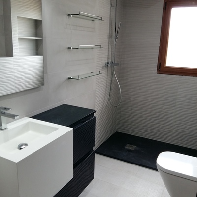 BAÑO EN LLUIS MILLET-VILASSAR DE MAR