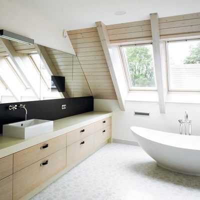 Baño moderno en zona trasera de la vivienda