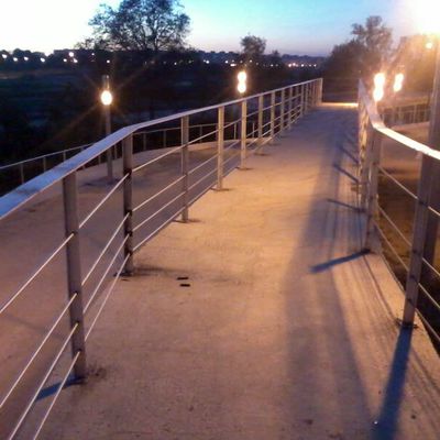 Barandas en Canal Imperial de Aragon. Zaragoza.