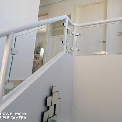 Barandilla de hierro con cristal