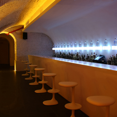 Barra en Corian Glacier White