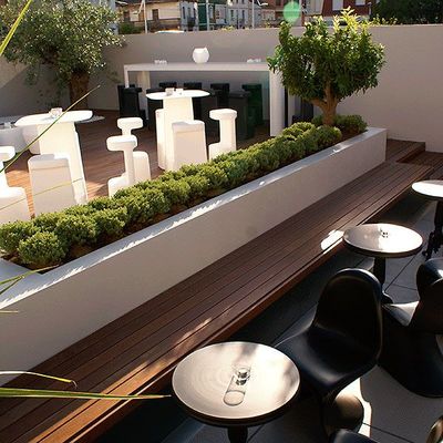 BB Lounge Bar, local reformado con terraza y chill out