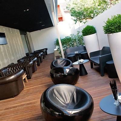 BB Lounge Bar, local reformado con terraza y chill out