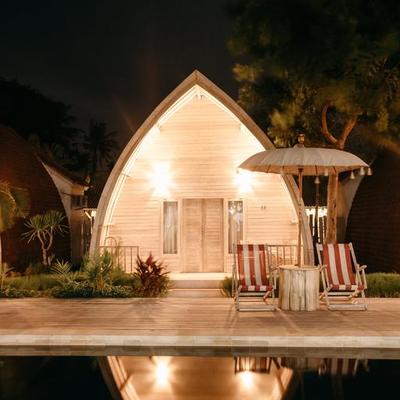 Bungalow de madera tropical