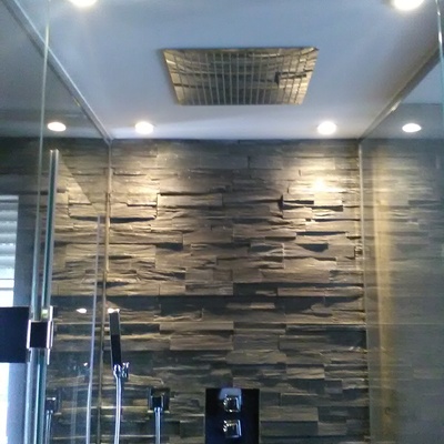 baño trasparente y abierto al dormitorio