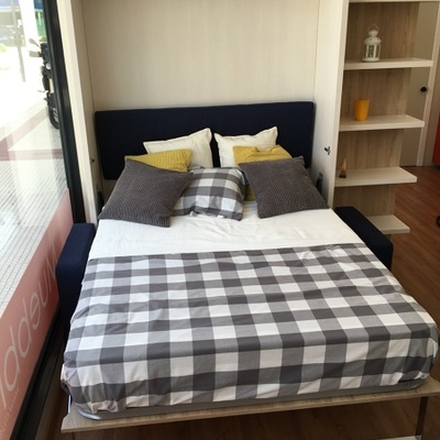 CAMA ABATIBLE VERTICAL C/ ESTANTE DE 150 x 190 CERRADA