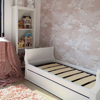 Cama barco lacada blanco según muestra elegida por cliente.