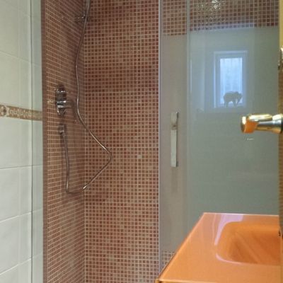 Cambio de bañera por ducha antideslizante.