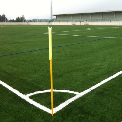 CAMPO DE FUTBOL Y EQUIPACION