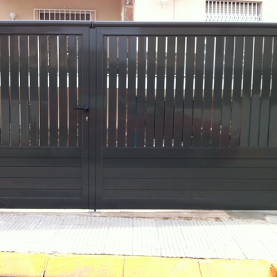 Toldo corredero marino con cortina vertical, Tarragona
