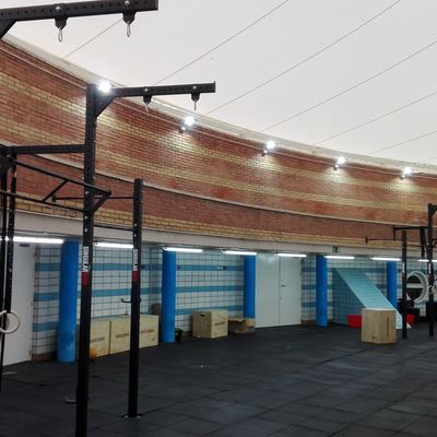 Instalación de iluminación Centro Mundial de Natación 86