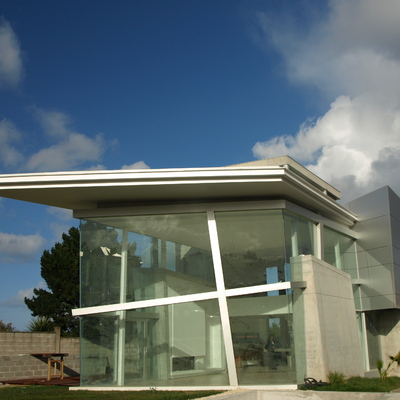 Instalación de carpintería de aluminio y fachada composite