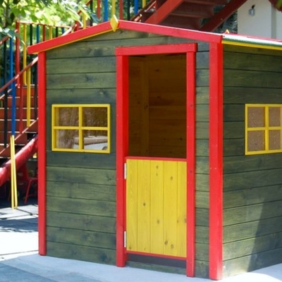 Caseta de madera infantil de 1.90x1.50 m. - Guardería Orgaz Nursery School de Madrid.