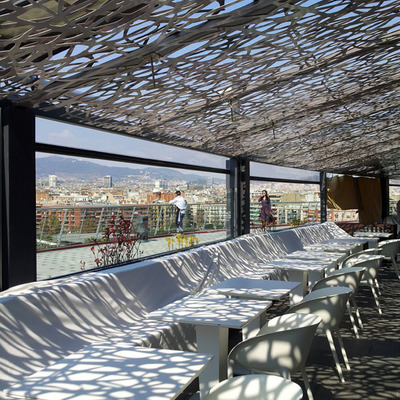 Celosía Decodesk en restaurante Abrassame, pz. de toros “Las Arenas”, Barcelona  