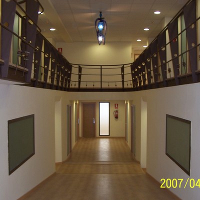 Reforma de un  local comercial de libreria a  centro de negocio en Sevilla