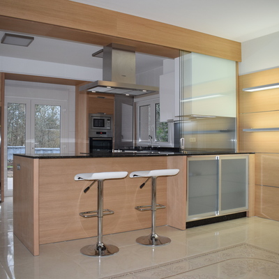 Cerramiento con isla decorativa