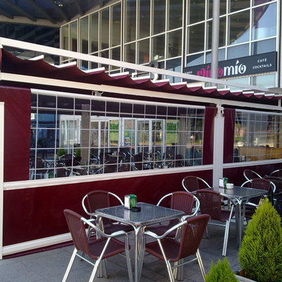 Cerramientos para hosteleria, toldo palillería y toldos bajantes con guias