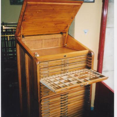Chivalet, mueble de imprenta