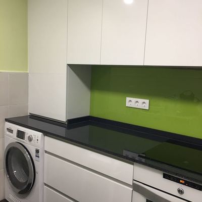 Cocina combinado granito y lacobel