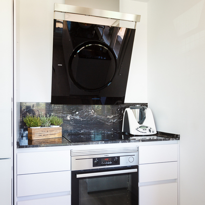 cocina con campana moderna