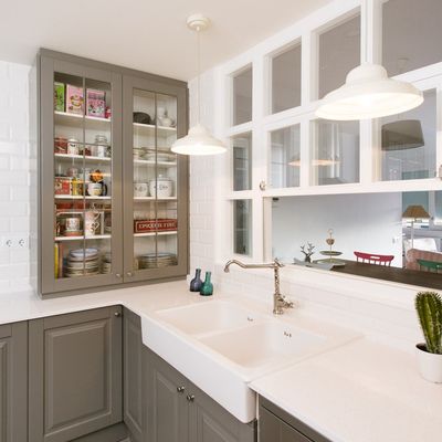 cocina con vajillero