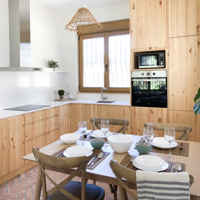 Cocina de madera de pino