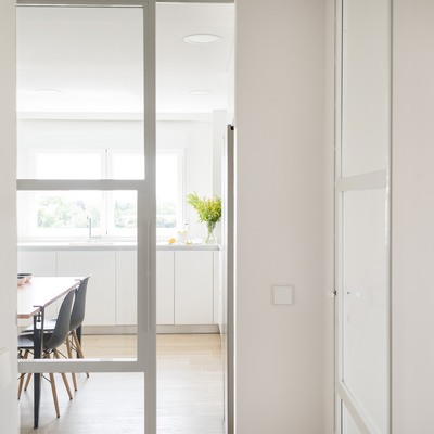 Cocina desde el pasillo