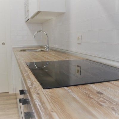 Cocina- detalle encimera de madera