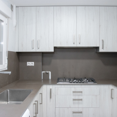 Cocina diáfana con fuegos profesionales