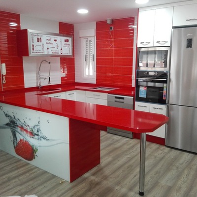 Cocina en luxe con encimera compac