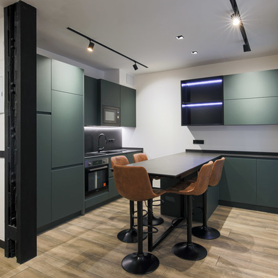 Cocina en tonos verdes con isla