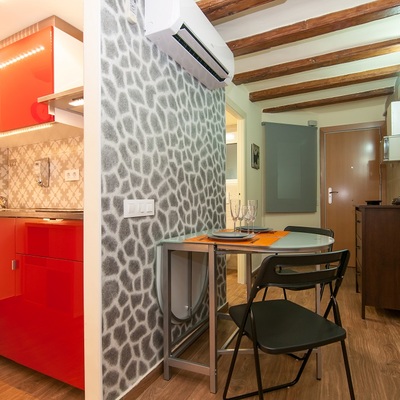 Cocina Integrada en Loft  Reformada .