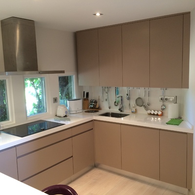 Cocina lacada a medida