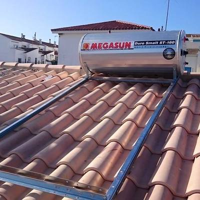 Montaje Placas solares en cocedero de mariscos en El Rompido