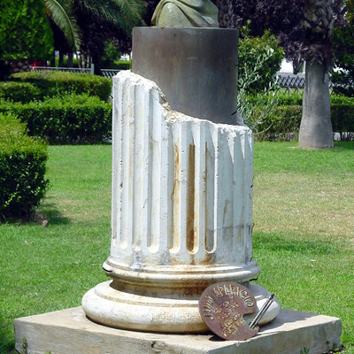 Columna homenaje