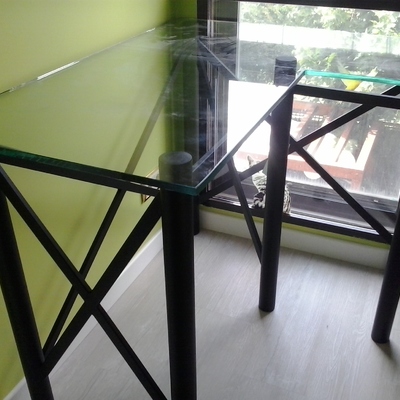 Mesa de hierro con cristal a medida, Madrid
