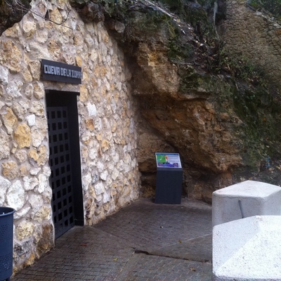 Consolidación de la muralla en la zona de la Cueva de La Zorra