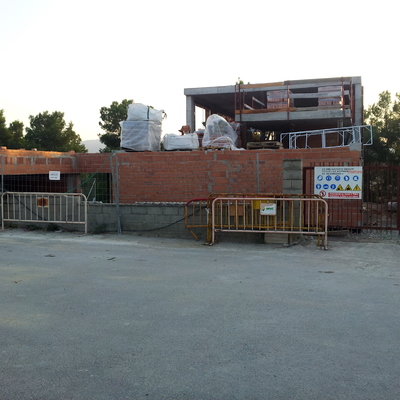 Construcción casa unifamiliar con acabado estilo ibizenco