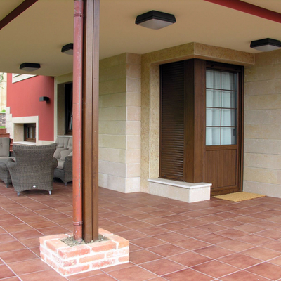 Construcción de vivienda nueva unifamiliar aislada - entrada